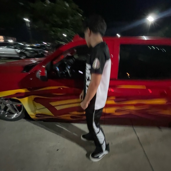 Meet your Posher, Tristan - Picture 1 of 2